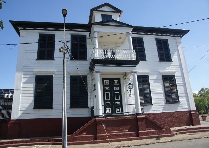 Waterkant in Paramaribo